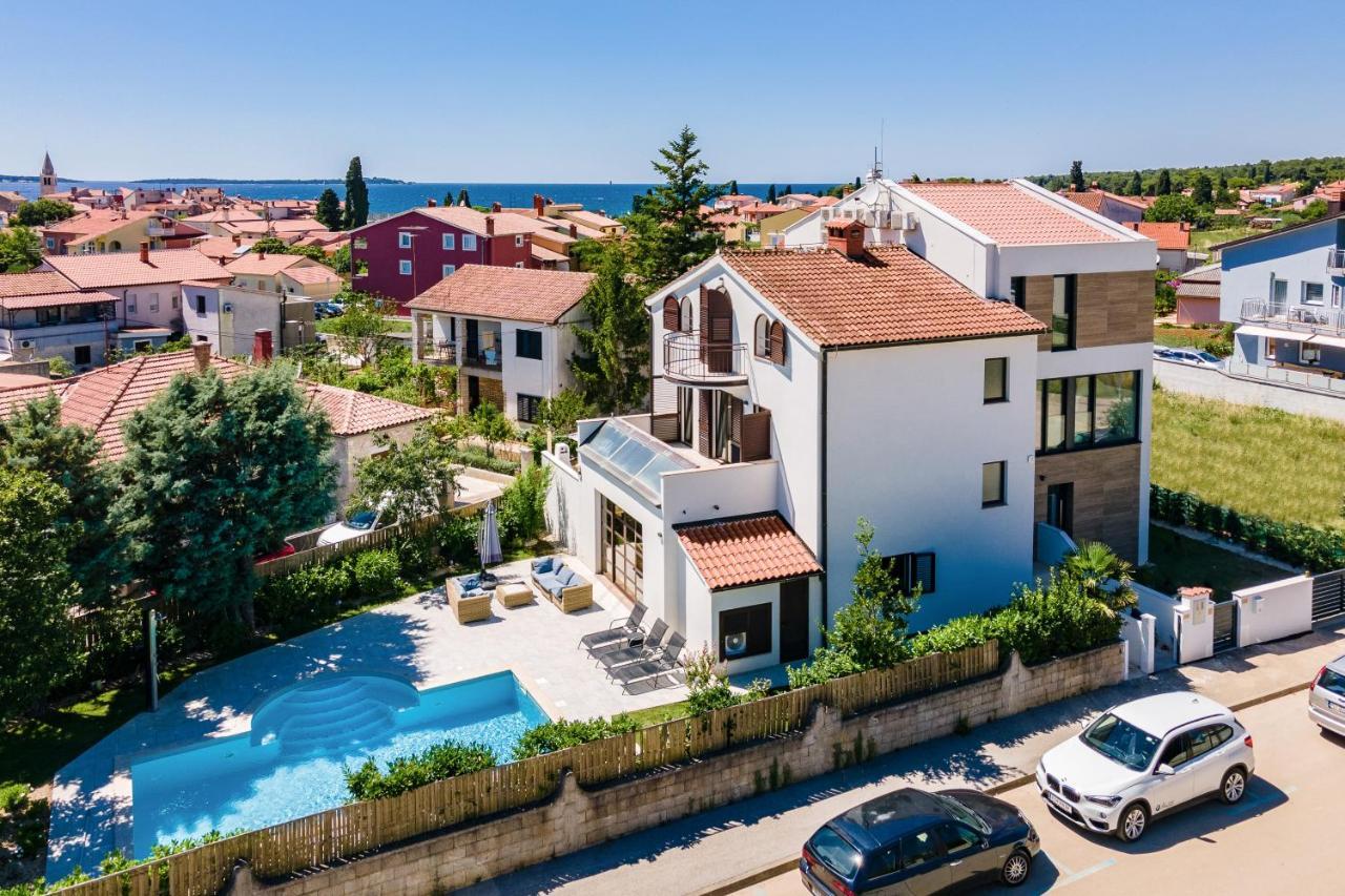 Villa Andrija Family Dream With Heated Pool At The Sea With Beautiful Garden, Outside Cinema And Kids Playground Fažana Buitenkant foto