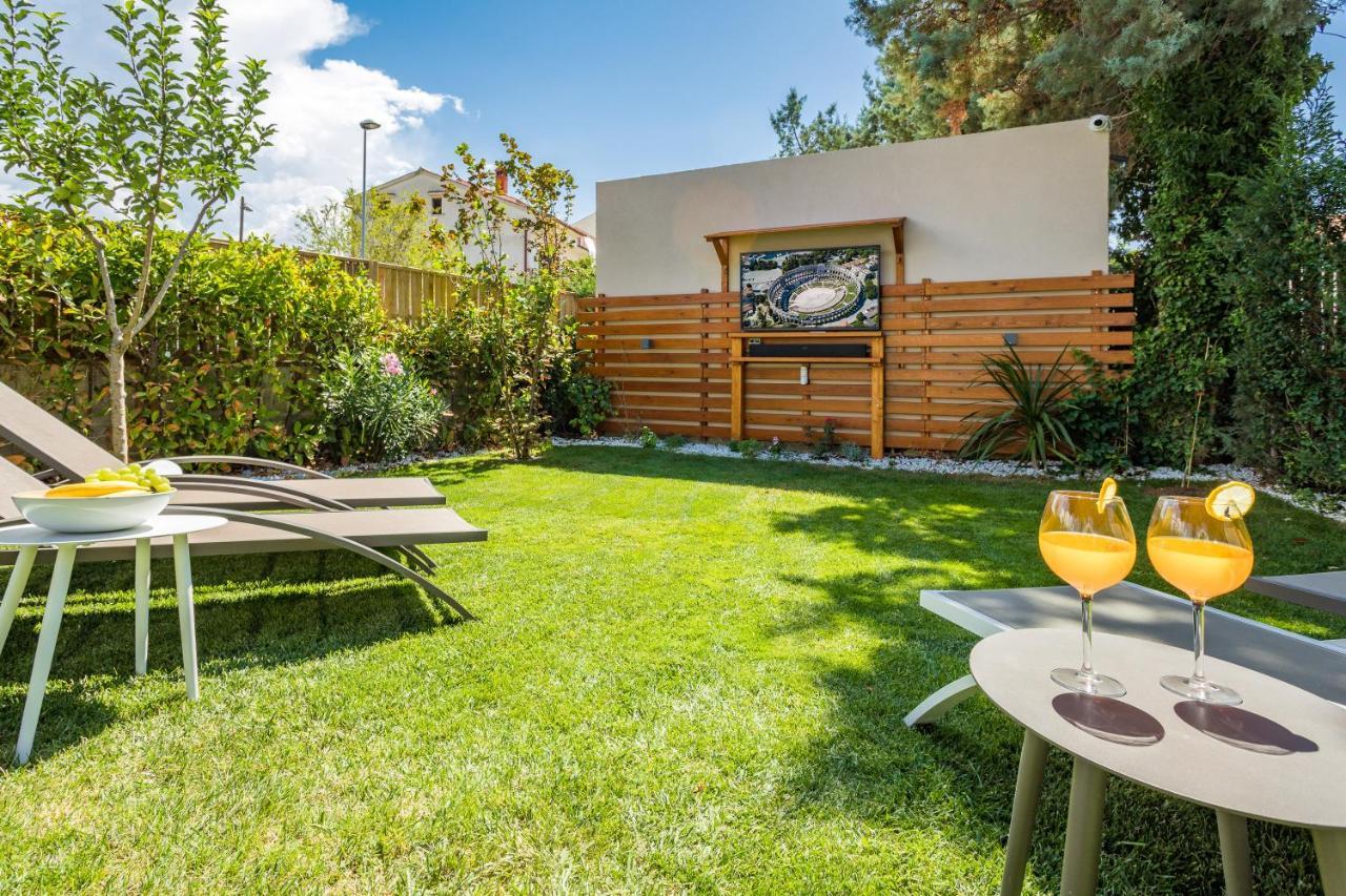 Villa Andrija Family Dream With Heated Pool At The Sea With Beautiful Garden, Outside Cinema And Kids Playground Fažana Buitenkant foto